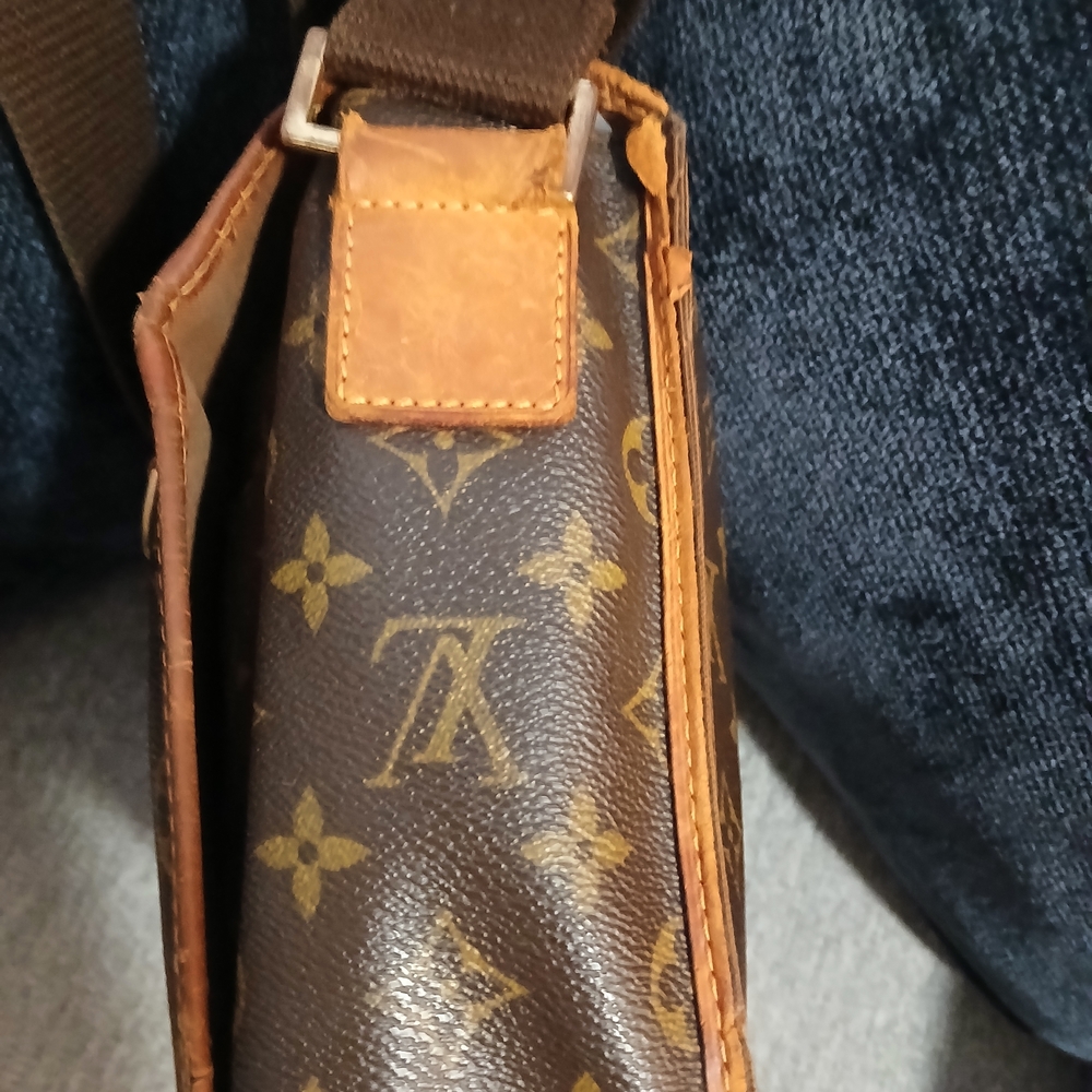 Louis Vuitton Brown Monogram Canvas Crossbody Bag - Picture 5 of 16